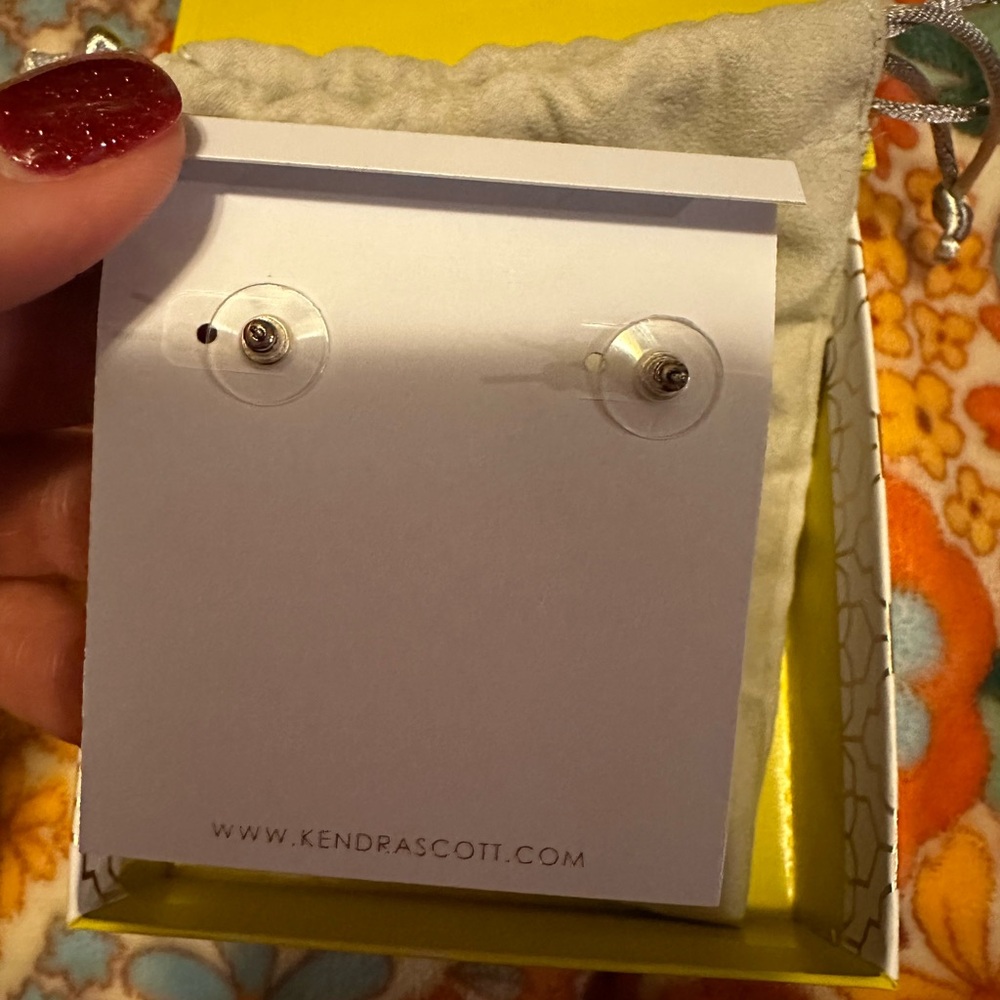 Kendra Scott Lady earrings - Picture 2 of 3